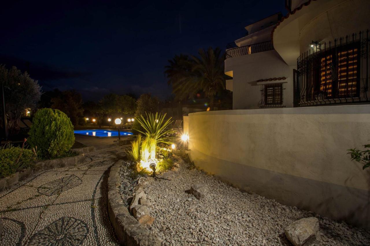 Hriska Luxury Villa Ixia  Esterno foto
